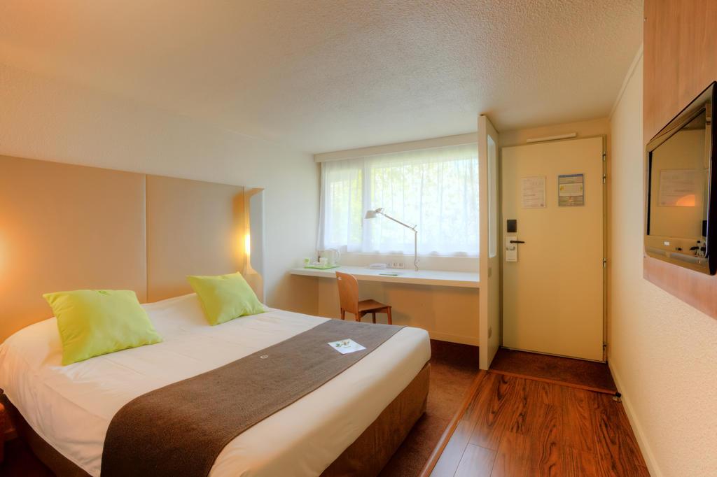 Campanile Poitiers Hotel Екстериор снимка