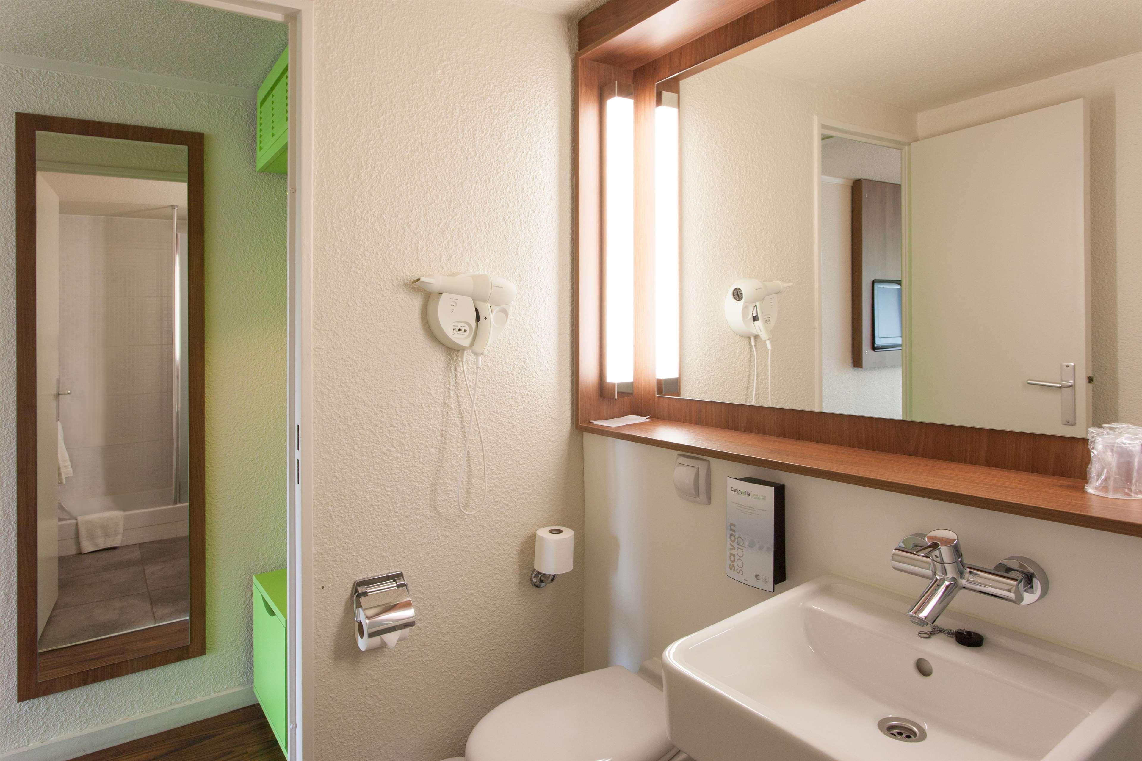 Campanile Poitiers Hotel Екстериор снимка